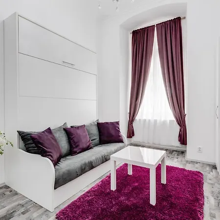 Thunovska 10 *