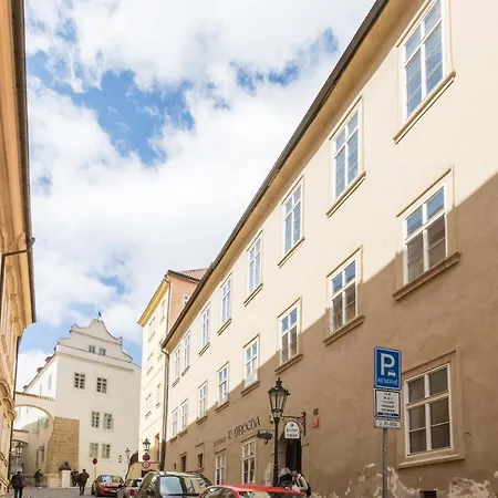 Thunovská 10 *