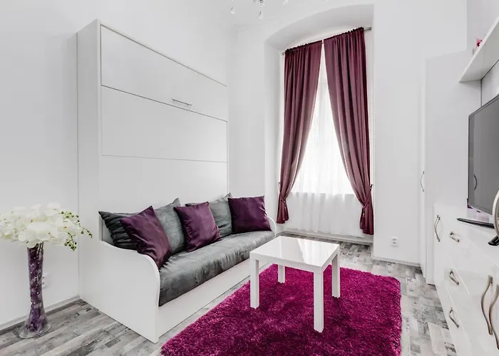 Thunovska 10 *
