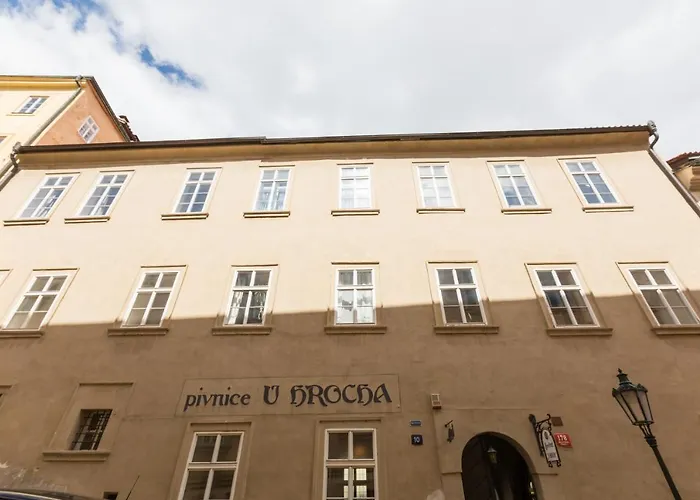 Lägenhet Thunovska 10